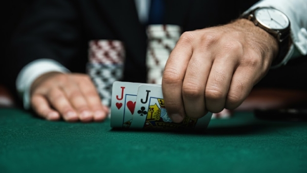 How I Made a Player Fold Pocket Jacks Holding 3-8 Off: A Lesson in Reading and Pressure